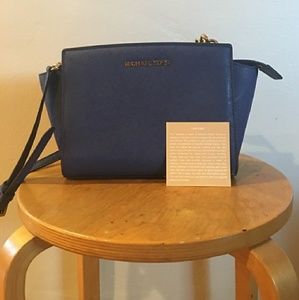 Michael kors selma crossbody